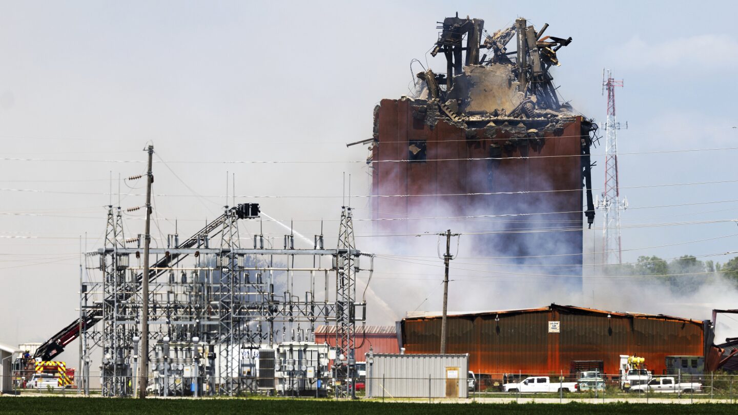 Fire rages at Nebraska plant where explosion left 3 missing