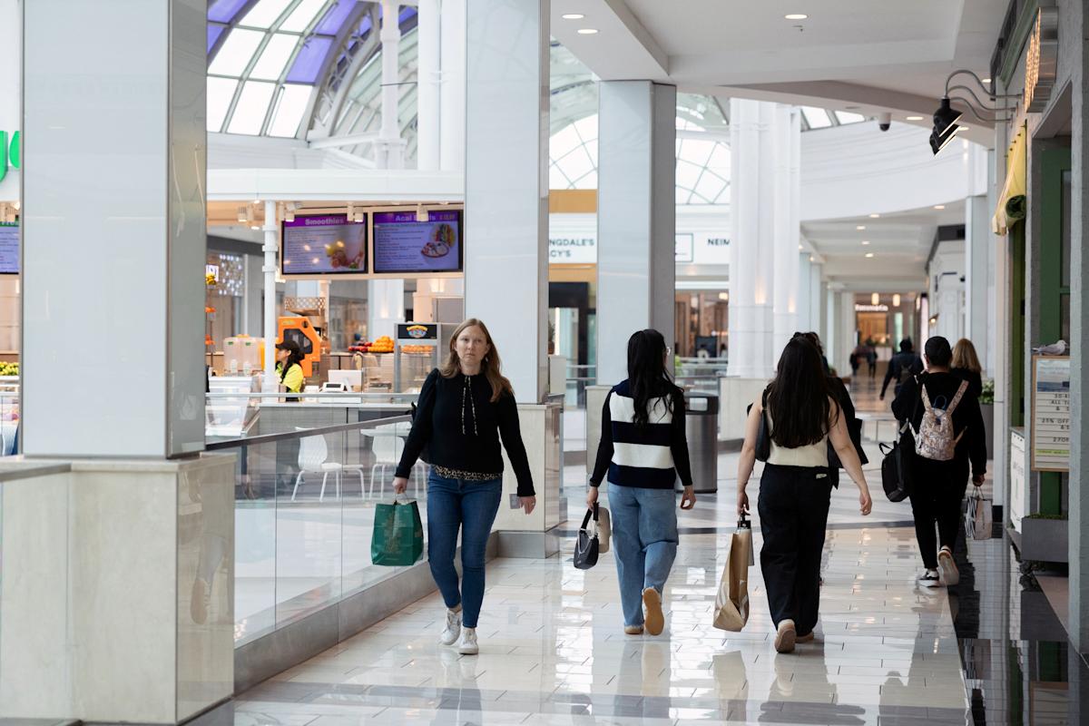 Consumer sentiment drops in September as Americans anticipate job market risks