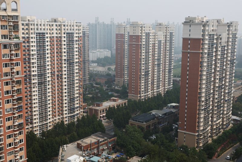 China’s home prices slide 0.3% in August, extending weak trend