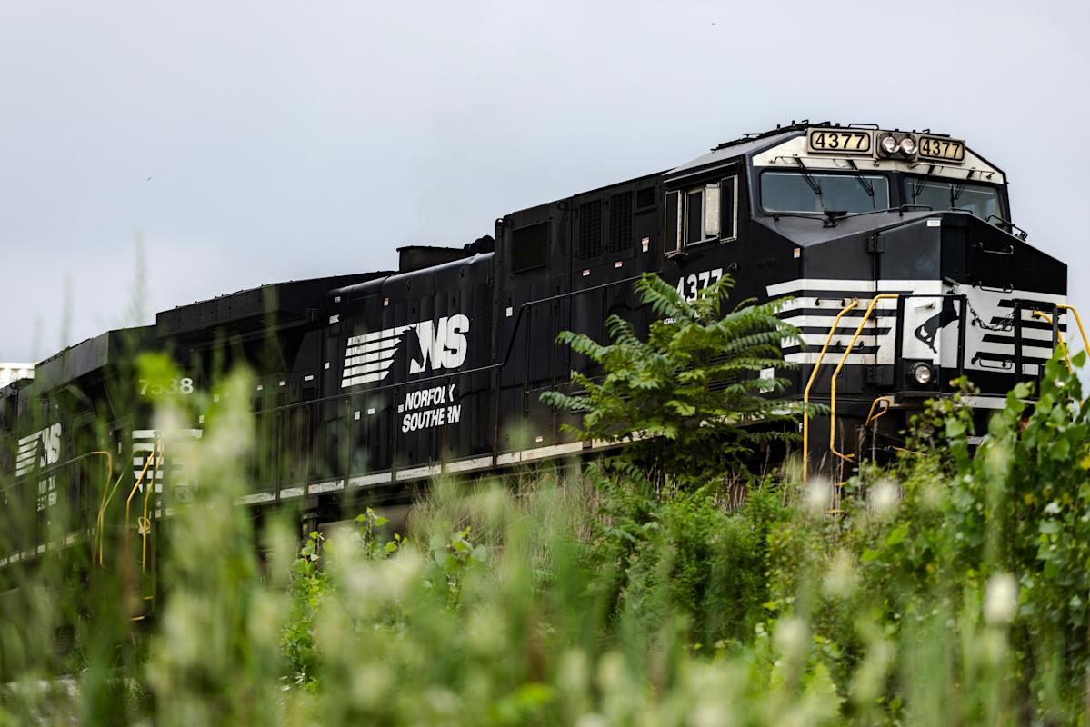 Trump, Union Pacific CEO Discussed $72 Billion Acquisition of Norfolk Southern