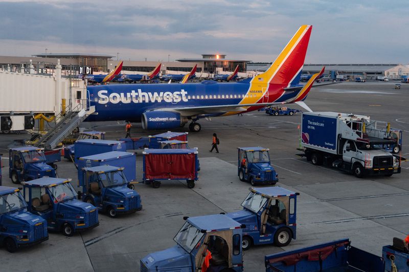 Southwest Airlines explores long-haul flights in strategy shift