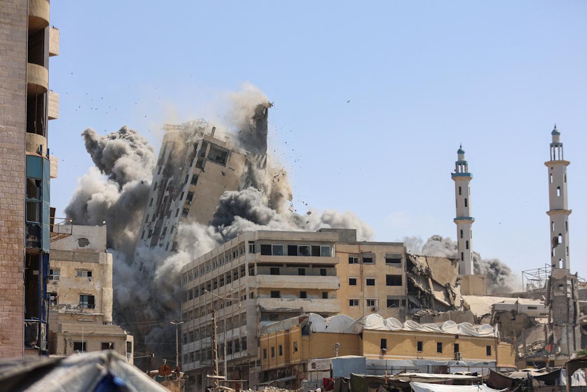 Israel Intensifies Gaza City Strikes as Rubio Heads to Qatar