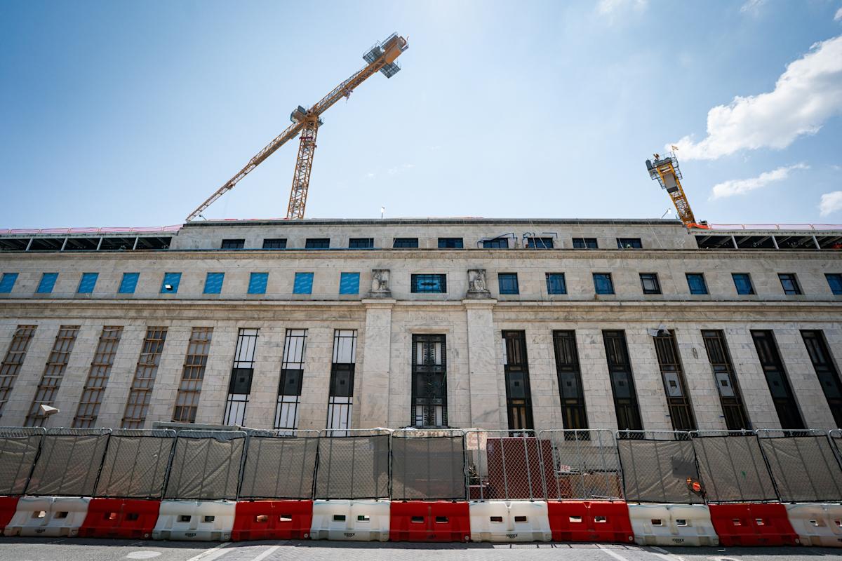 Fed Debate Turns to Pace of Cuts Amid Heavy Trump Pressure