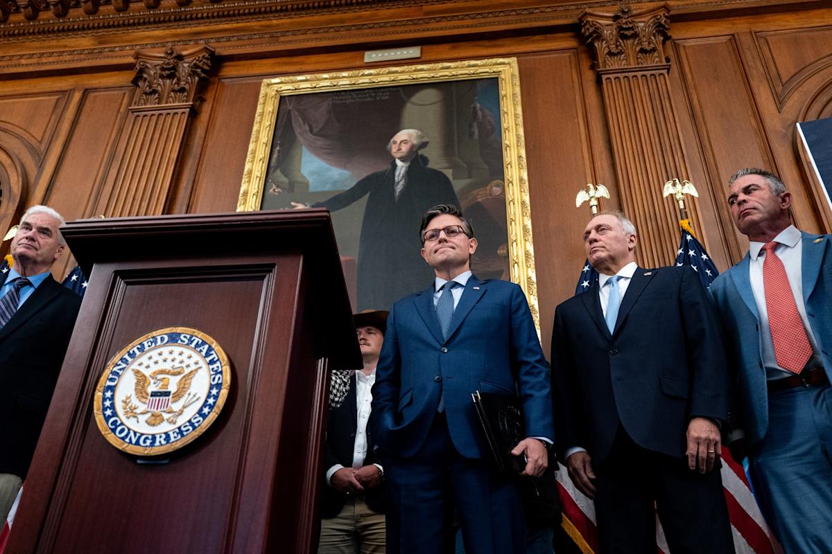 GOP Unveils Bill to Avert Shutdown, Daring Democrats to Halt