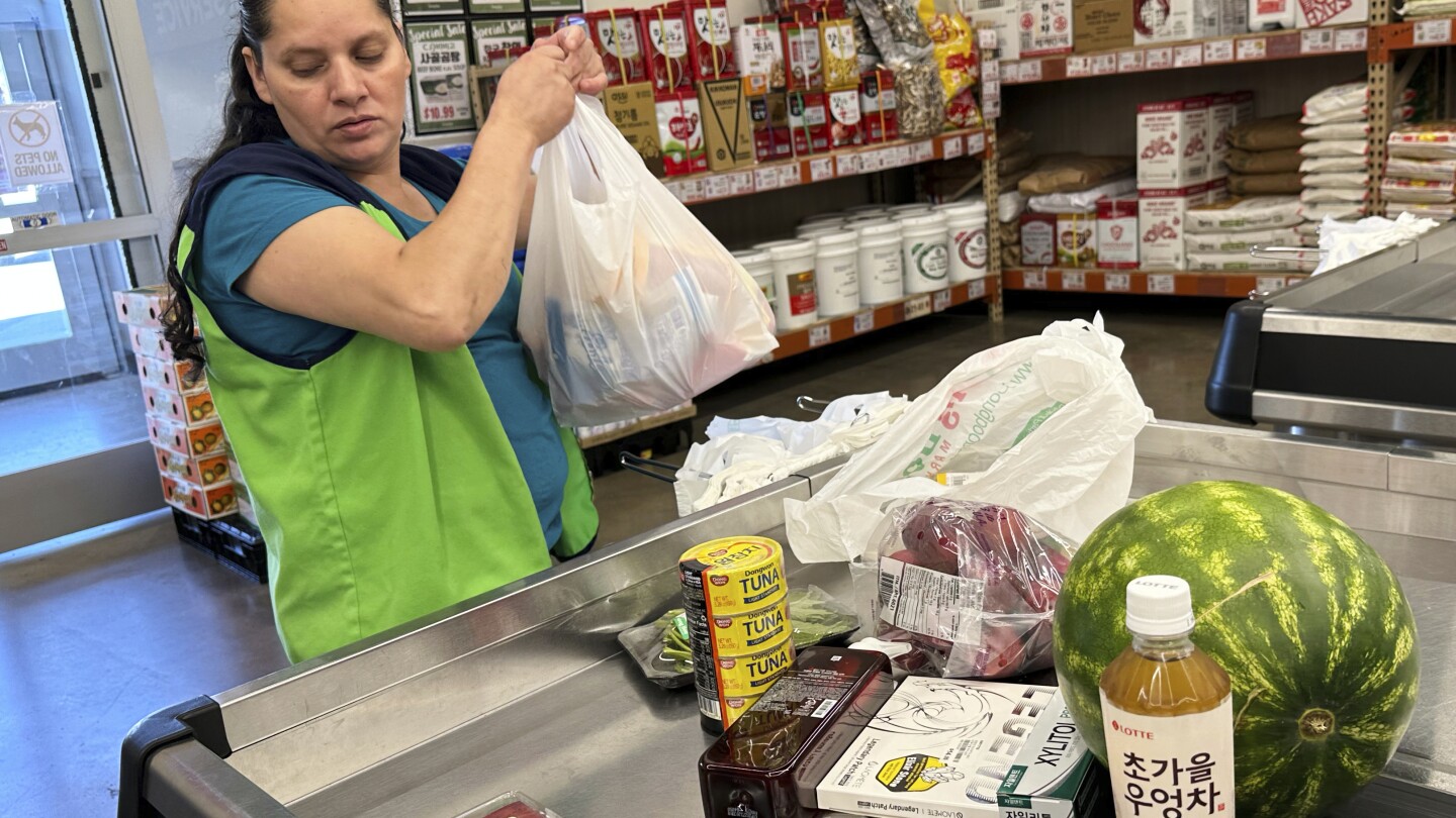 Fed’s favored inflation gauge accelerates slightly in August