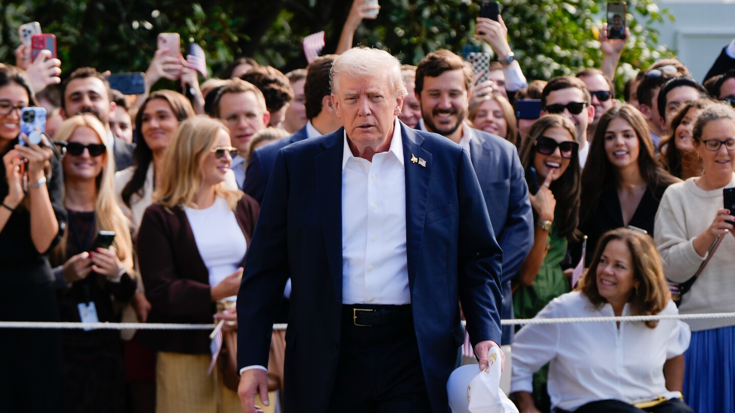 As government shutdown draws closer, congressional leaders will meet Trump