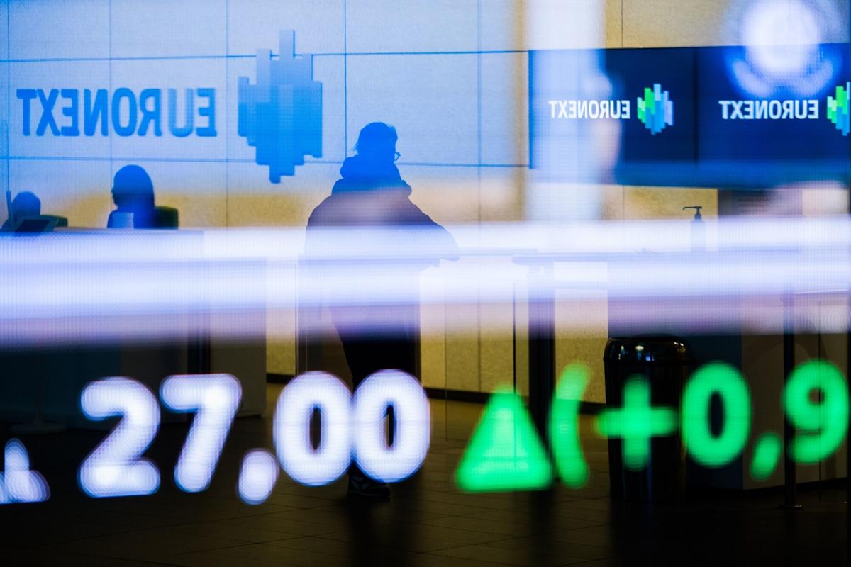 Tech Fuels Equity Gains as Gold, Copper Hit Record: Markets Wrap